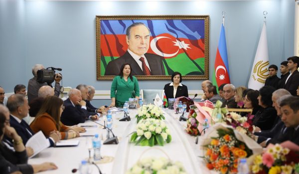 Gəncə Dövlət Universitetinin prorektoru, əməkdar müəllim Gülsüm Fətəliyevanın “Ömür yolu” kitabının təqdimatı keçirilib