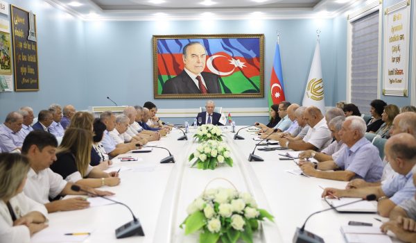GDU-da tədris ilinə hazırlıq və qarşıda duran vəzifələrə həsr olunmuş müşavirə keçirilib