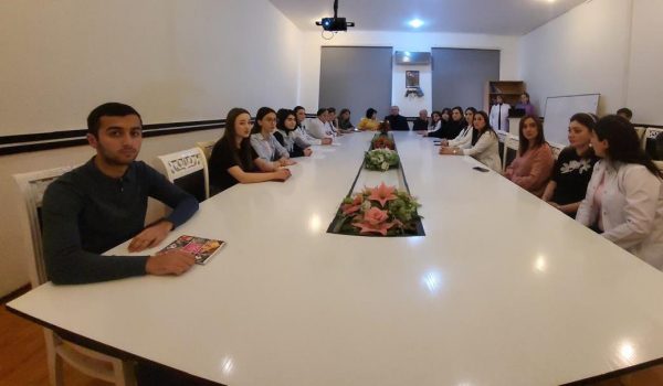 “Biosferdə təbii resurslar, onların təsnifatı və səmərəli istifadə olunması” mövzusunda elmi seminar