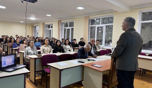“Magistr dissertasiyalarının hazırlanması qaydaları” mövzusunda təlim keçirilmişdir