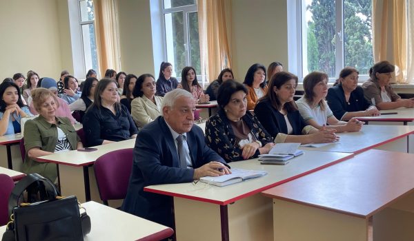 “Azərbaycan dilinin orfoepiya və orfoqrafiya normaları”na dair təlim sual-cavab əsasında təşkil olunub