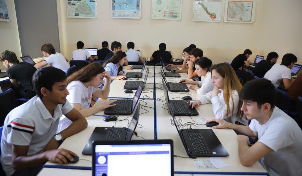 GƏNCƏ DÖVLƏT UNİVERSİTETİNDƏ YAZ SEMESTRİNİN İMTAHAN SESSİYASI UĞURLA DAVAM EDİR