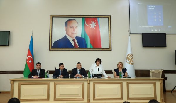 Gəncə Dövlət Universitetində “Himayədar ailə” uşaq alternativ qayğı modeli  haqqında ictimai dinləmə keçirilib
