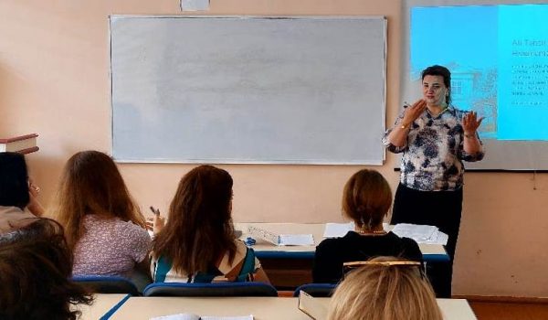 “NORMATİV SƏNƏDLƏR BAZASININ ÖYRƏNİLMƏSİ VƏ TƏTBİQ EDILMƏSİ” MÖVZUSUNDA NÖVBƏTİ TƏLİM BAŞ TUTUB