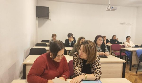 “Müasir təlim texnologiyalarından istifadənin əhəmiyyəti və onun keyfiyyətə təsiri” mövzusunda təlim keçirilib
