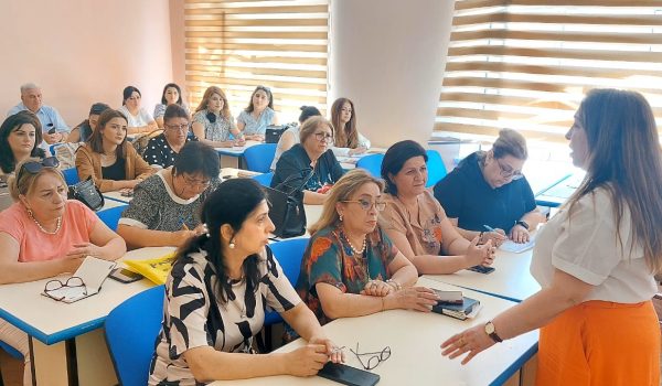 GƏNCƏ DÖVLƏT UNIVERSITETİNDƏ “STAJKEÇMƏNİN TƏŞKİLİ” MÖVZUSUNDA TƏLİM KEÇİRİLİB