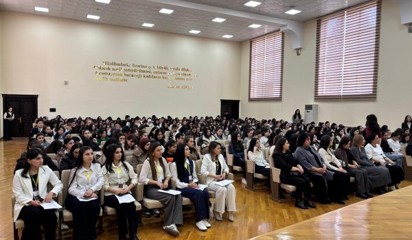 “Xarici dillərin tədrisi və tərcüməsində müasir yanaşmalar” adlı tələbə elmi konfrans