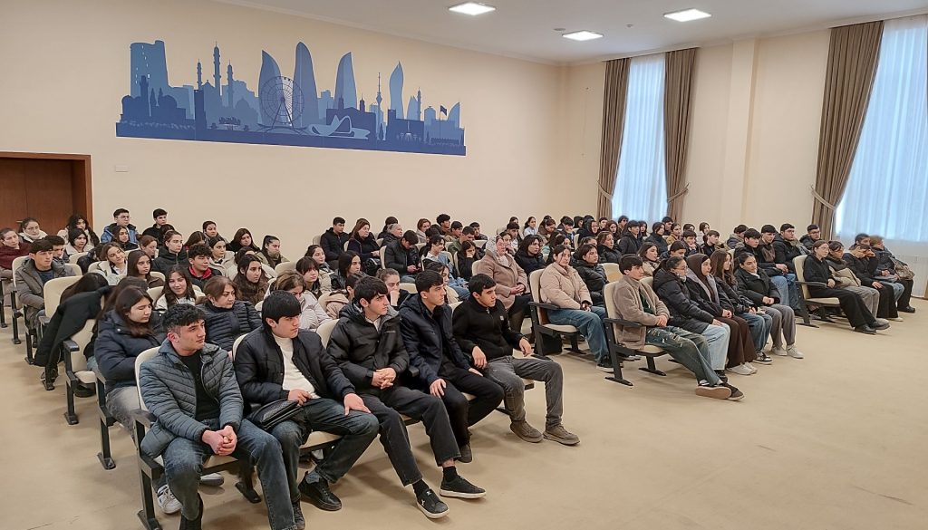 Ağstafada YUXARI SİNİF ŞAGİRDLƏRİ İLƏ GÖRÜŞ KEÇİRİBLƏR