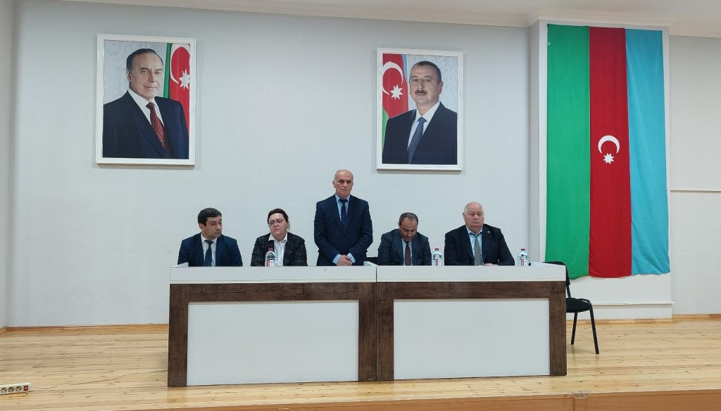 Samuxda YUXARI SİNİF ŞAGİRDLƏRİ İLƏ GÖRÜŞ KEÇİRİBLƏR