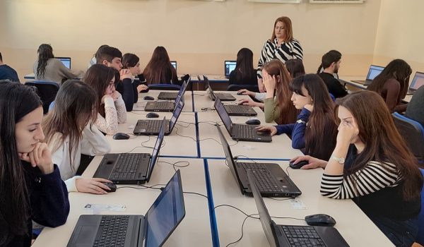 GƏNCƏ DÖVLƏT UNİVERSİTETİNDƏ payız SEMESTRİNİN İMTAHAN SESSİYASI UĞURLA DAVAM EDİR