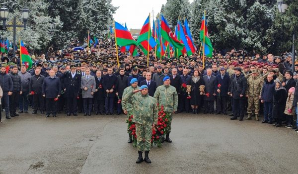 20 Yanvar – Ümumxalq Hüzn Gününün 36-cı ildönümü ilə əlaqədar GDU-nun rəhbərliyi və kollektivi Gəncə Şəhidlər Xiyabanını ziyarət edib