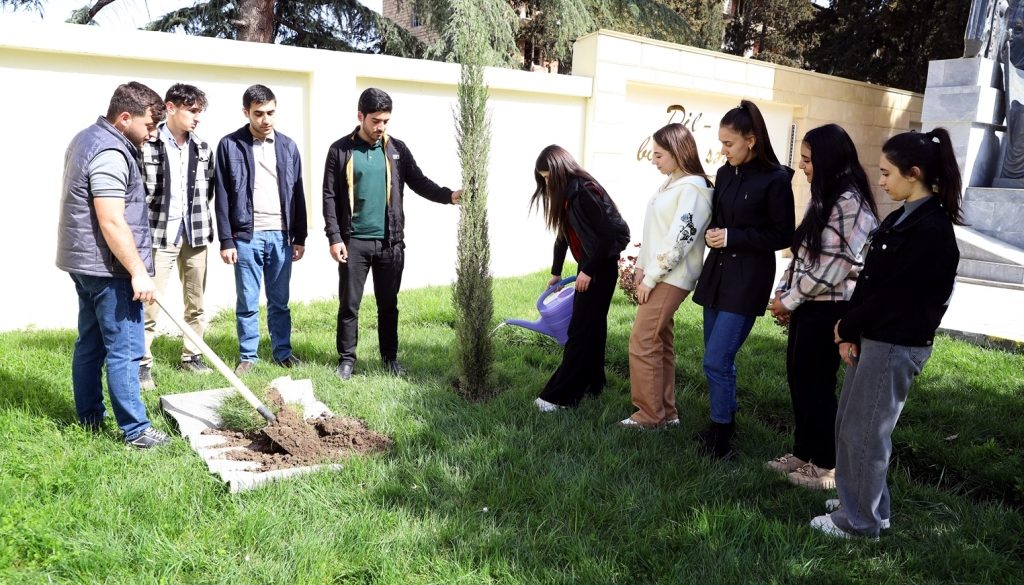 Növbəti ağacəkmə aksiyası keçirilib