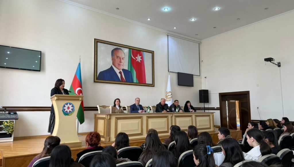 GDU-da “Elm və İnnovasiya Ayı” çərçivəsində “Akademik yazıdan qlobal nəşrə: Gənc tədqiqatçılar üçün elmi strategiyalar” mövzusunda seminar keçirilib