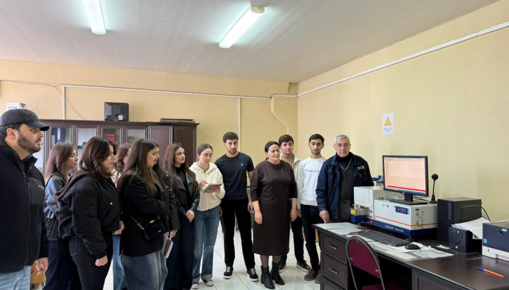 GDU-nun təcrübəçi tələbələri Gəncə Cihazqayırma Zavodunda istehsalat təcrübəsində iştirak ediblər