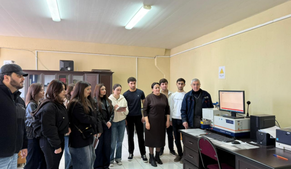 GDU-nun təcrübəçi tələbələri Gəncə Cihazqayırma Zavodunda istehsalat təcrübəsində iştirak ediblər