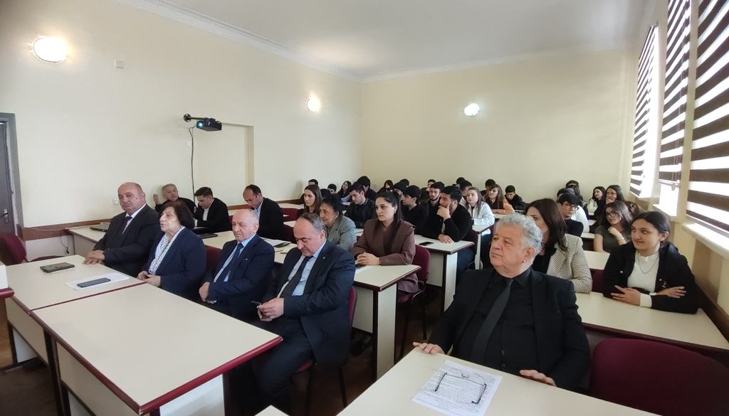 Ümumdünya şəhərsalma forumunun on üçüncü (WUF 13) sessiyasına həsr olunmuş konfrans keçirilib