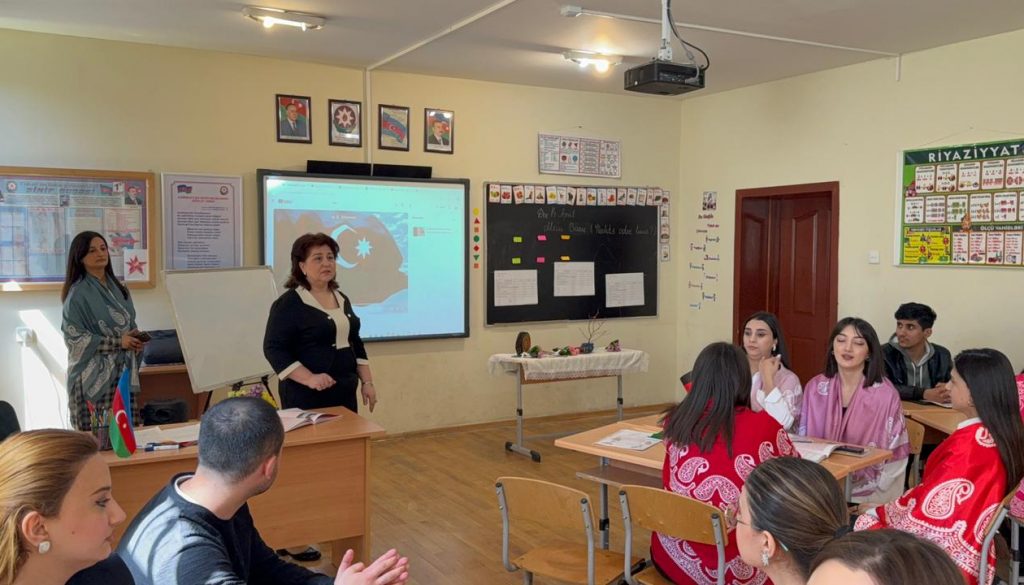 GDU-nun baş müəllimi orta məktəbdə “Mənim Bakım” mövzusunda ustad dərsi keçib