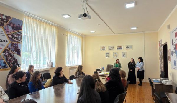 e7a8c8bc-defc-4a0c-b256-fd0aee046888