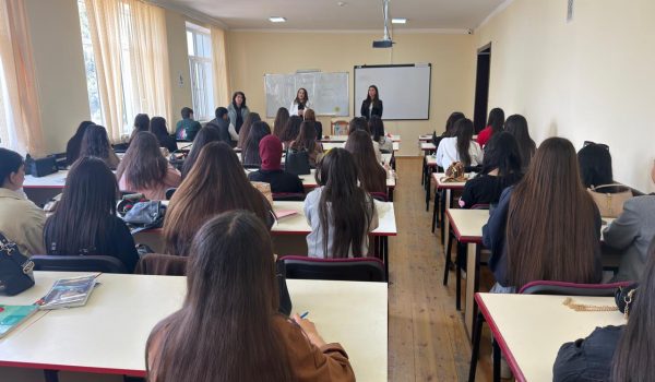 Əlilliyi olan tələbələr üçün mərkəz və Psixologiya kafedrasının birgə təşəbbüsü ilə tələbələrlə görüş keçirilib