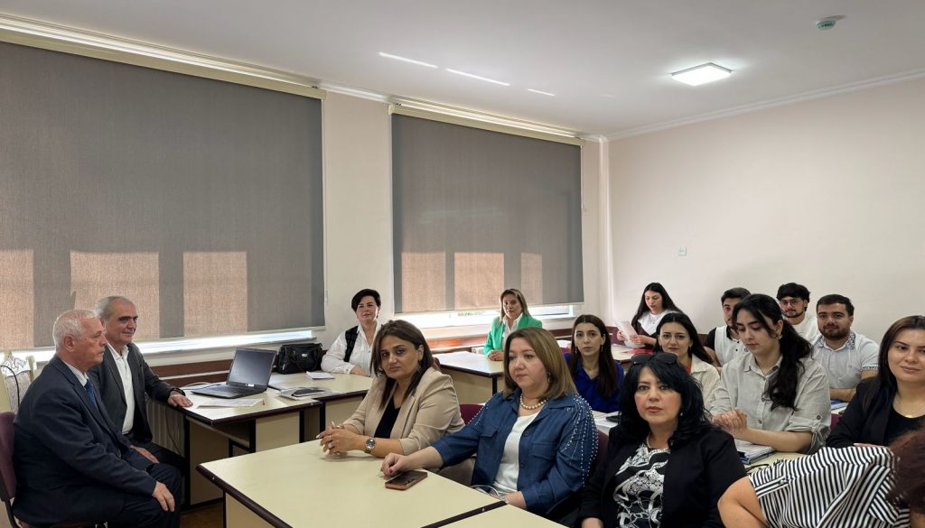magistrlik dissertasiyasının ilkin müdafiəsi keçirilir