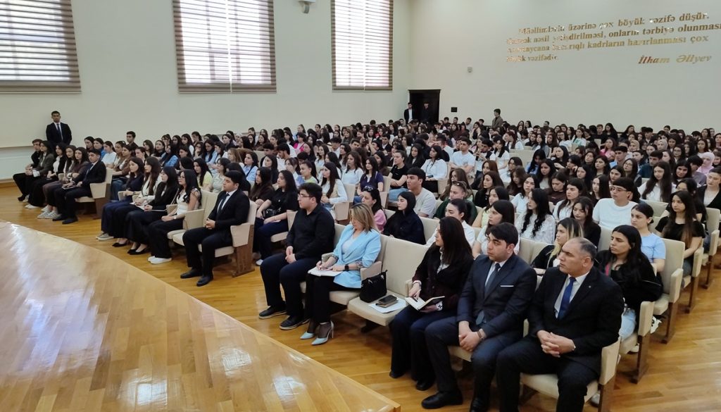 Rektor Yusif Yusibov yaz imtahan sessiyası öncəsi tələbələrlə görüş keçirib