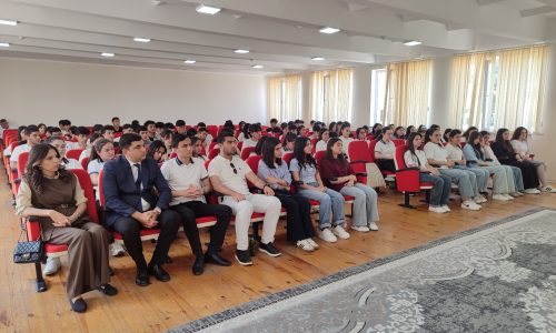 GƏNCƏ DÖVLƏT UNİVERSİTETİNİN PROFESSOR –MÜƏLLİM HEYƏTİ YEVLAX RAYONunda ORTA MƏKTƏB KOLLEKTİVİ İLƏ GÖRÜŞ KEÇİRİB