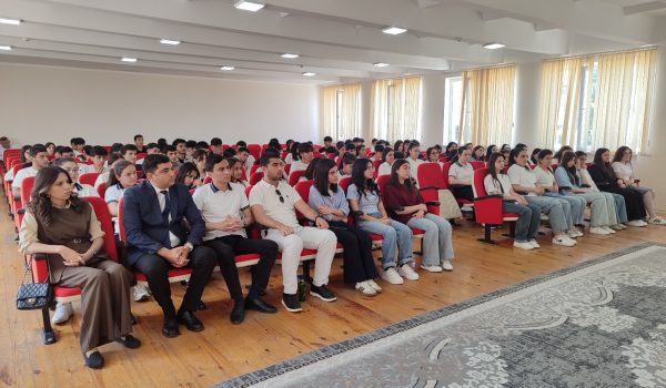 GƏNCƏ DÖVLƏT UNİVERSİTETİNİN PROFESSOR –MÜƏLLİM HEYƏTİ YEVLAX RAYONunda ORTA MƏKTƏB KOLLEKTİVİ İLƏ GÖRÜŞ KEÇİRİB