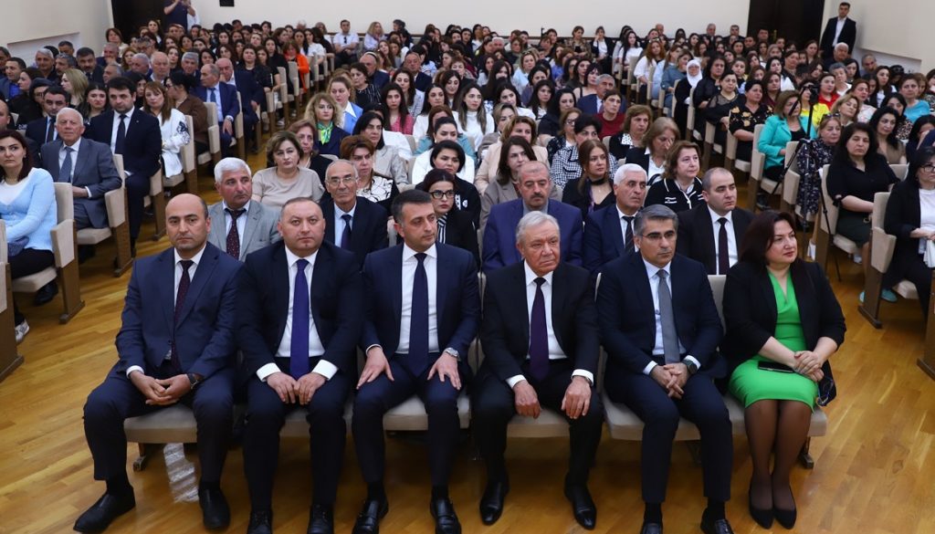 Gəncə-Daşkəsən regionunda fəaliyyət göstərən təhsil işçilərinə TəhsilPlus kartları təqdim olunub