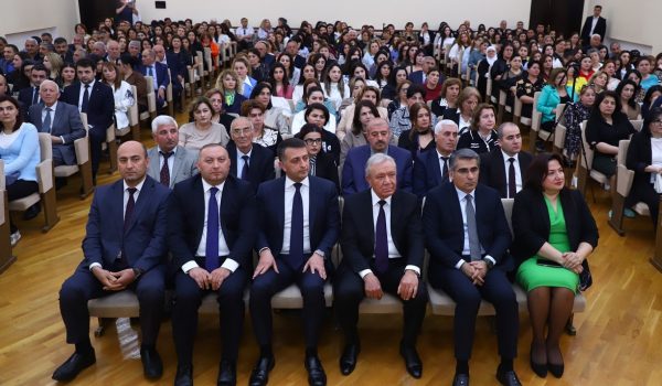 Gəncə-Daşkəsən regionunda fəaliyyət göstərən təhsil işçilərinə TəhsilPlus kartları təqdim olunub