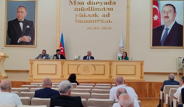 Elmi Şuranın iclası keçirilib