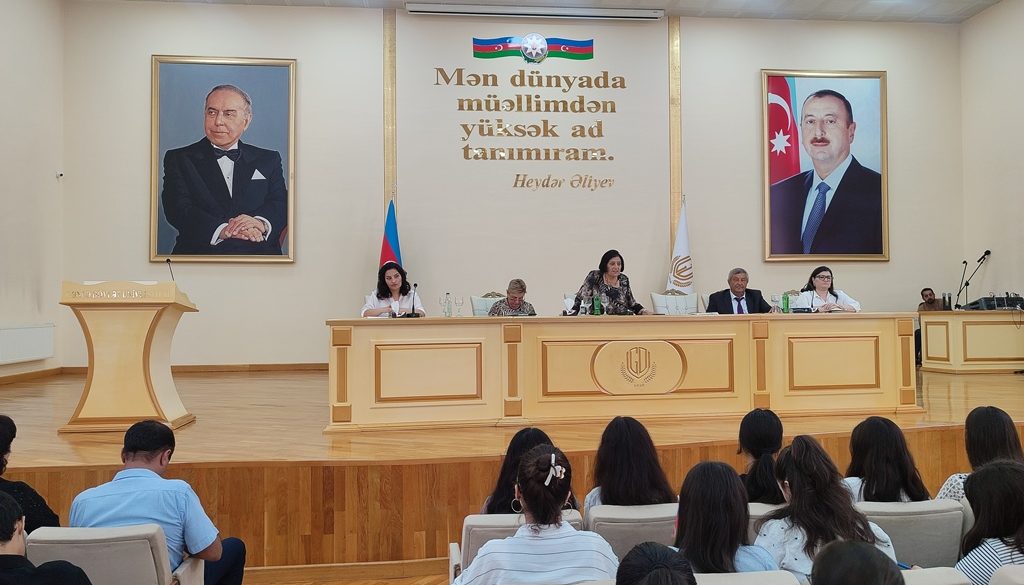 Gəncə Dövlət Universitetində 20 Sentyabr – Dövlət Suverenliyi Günü və Beynəlxalq Sülh Gününə həsr olunan tədbir keçirilib